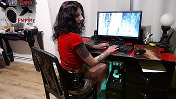 slutty secreatary is fist fucked for 200 euros!