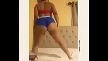 Thick red chick shaking dat ass!