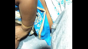 train travelling bhabhi deep belly