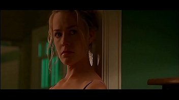 Elisabeth Shue in The Trigger Effect (1998)