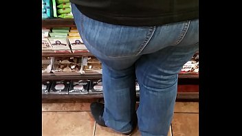 big booty teen corner store candid