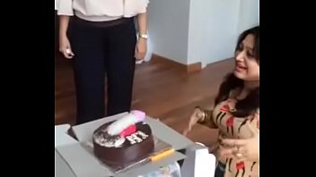 indian aunty sucking dicky cake