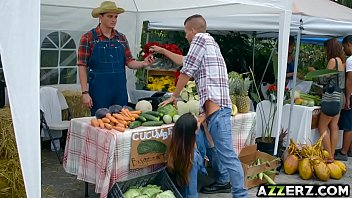 farmers wife Eva Lovia bangs in the market